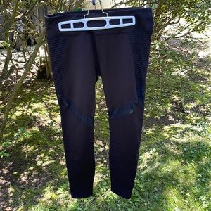 Fabletics Ultra High Waisted PowerHold Shine Legging Large 10 NWT Black Mesh